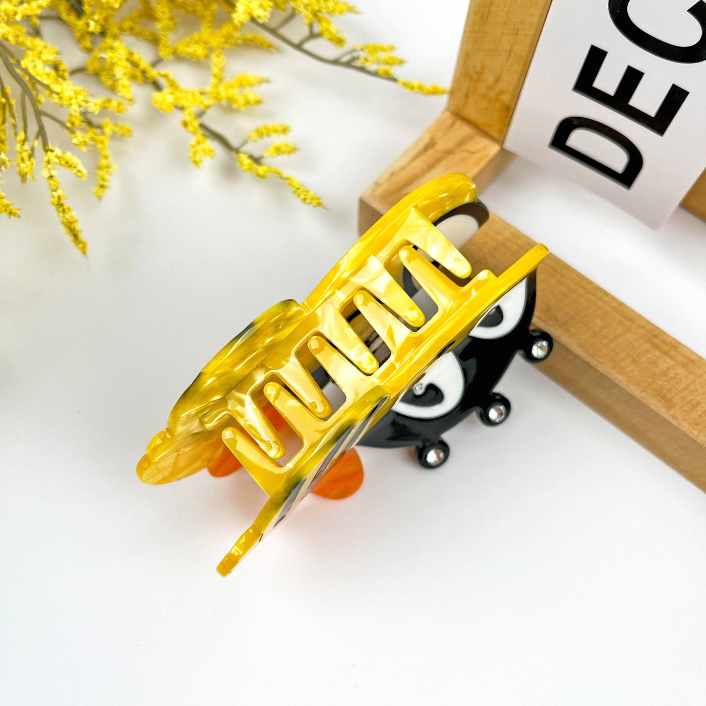 Busy Little Bee Cartoon Acetate Insect Hair Claw Clip: Yellow