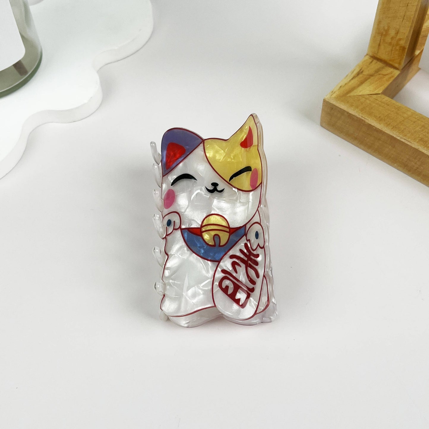 Japanese Lucky Cat Acrylic Hair Clip: White
