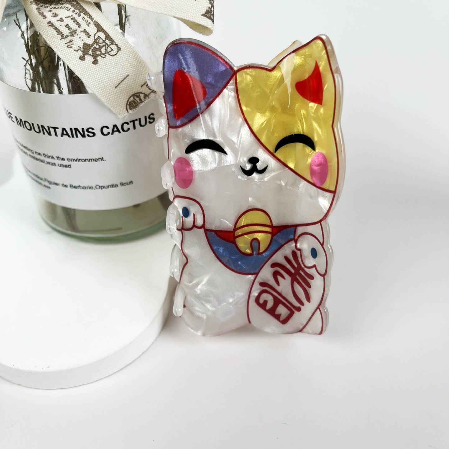 Japanese Lucky Cat Acrylic Hair Clip: White