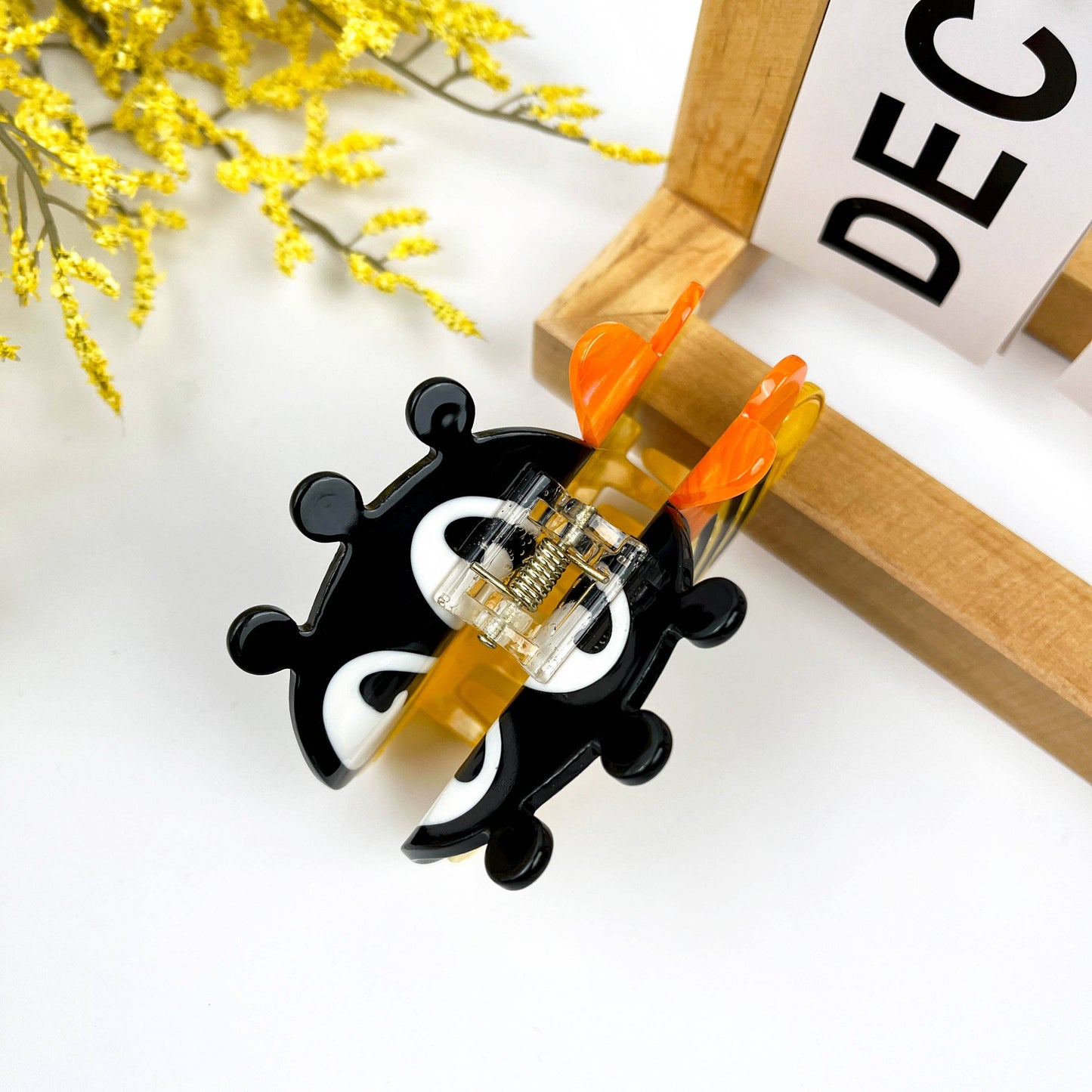 Busy Little Bee Cartoon Acetate Insect Hair Claw Clip: Yellow