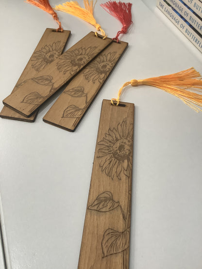 Wooden bookmarks by Carve Studio